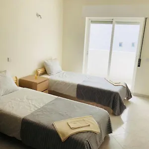 Quiet And Bright In Apartamento
